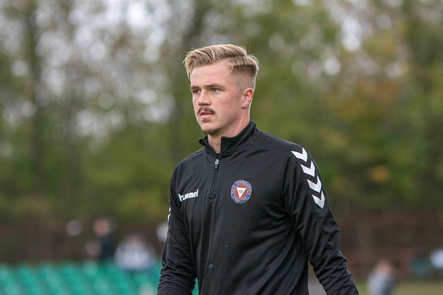 尽管全场比 尽管全场比